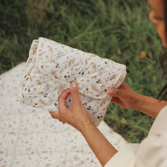 Avery Row - Wickelunterlage Grasslands