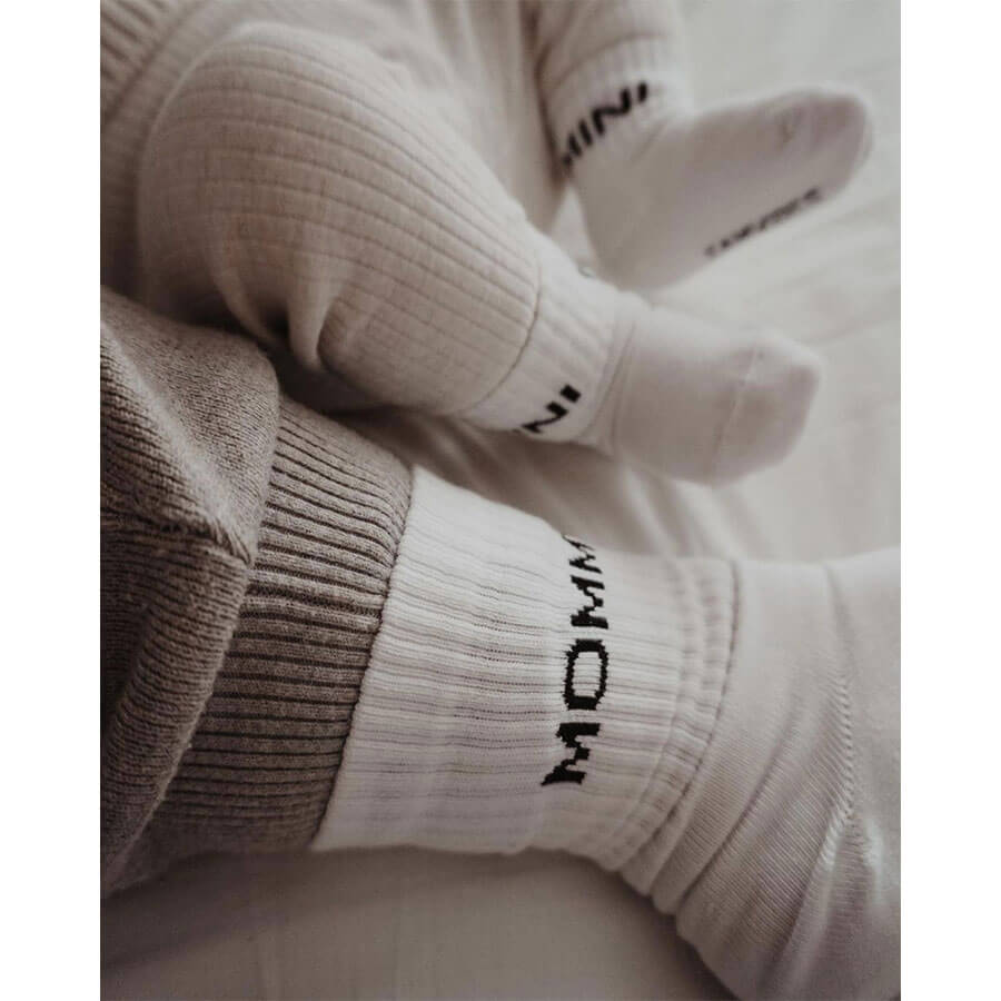 Famvibes Socken MOMMY weiß / schwarz – Family Socken aus Baumwolle