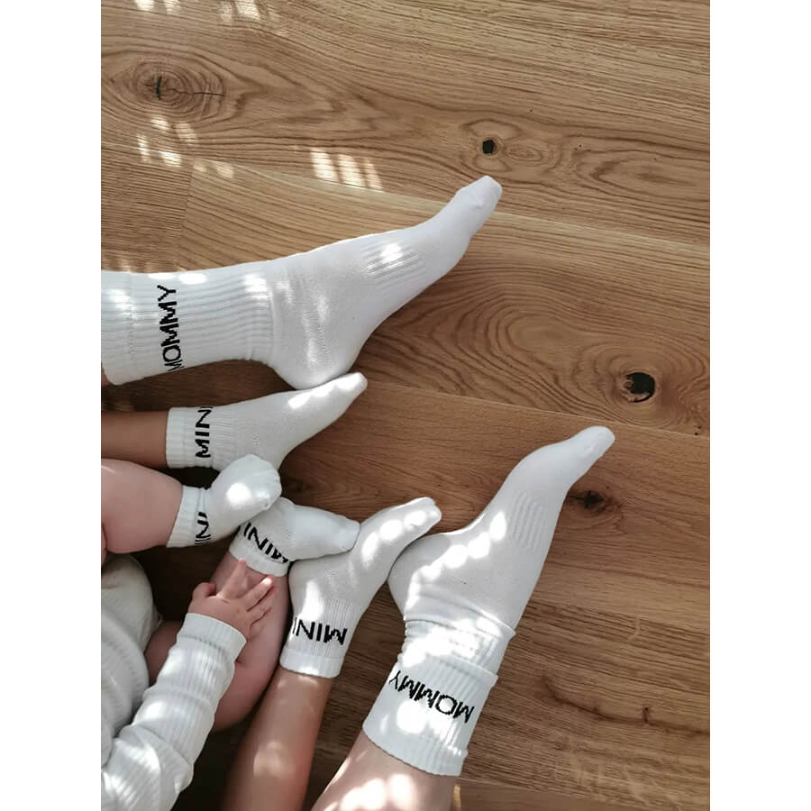 Famvibes Socken MOMMY weiß / schwarz – Family Socken aus Baumwolle