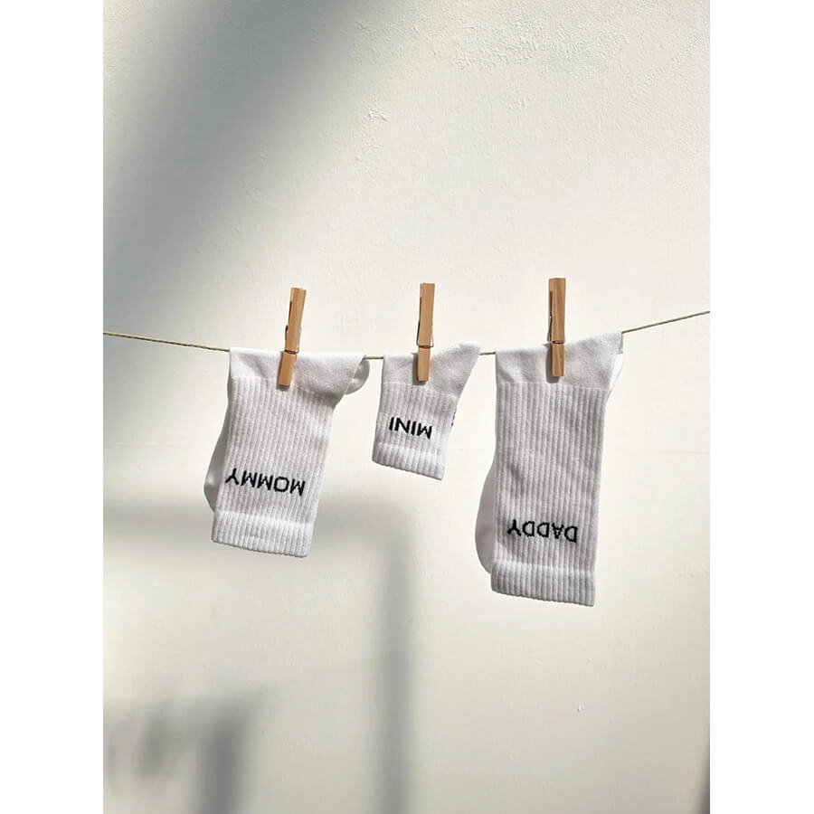 Famvibes Socken MOMMY weiß / schwarz – Family Socken aus Baumwolle