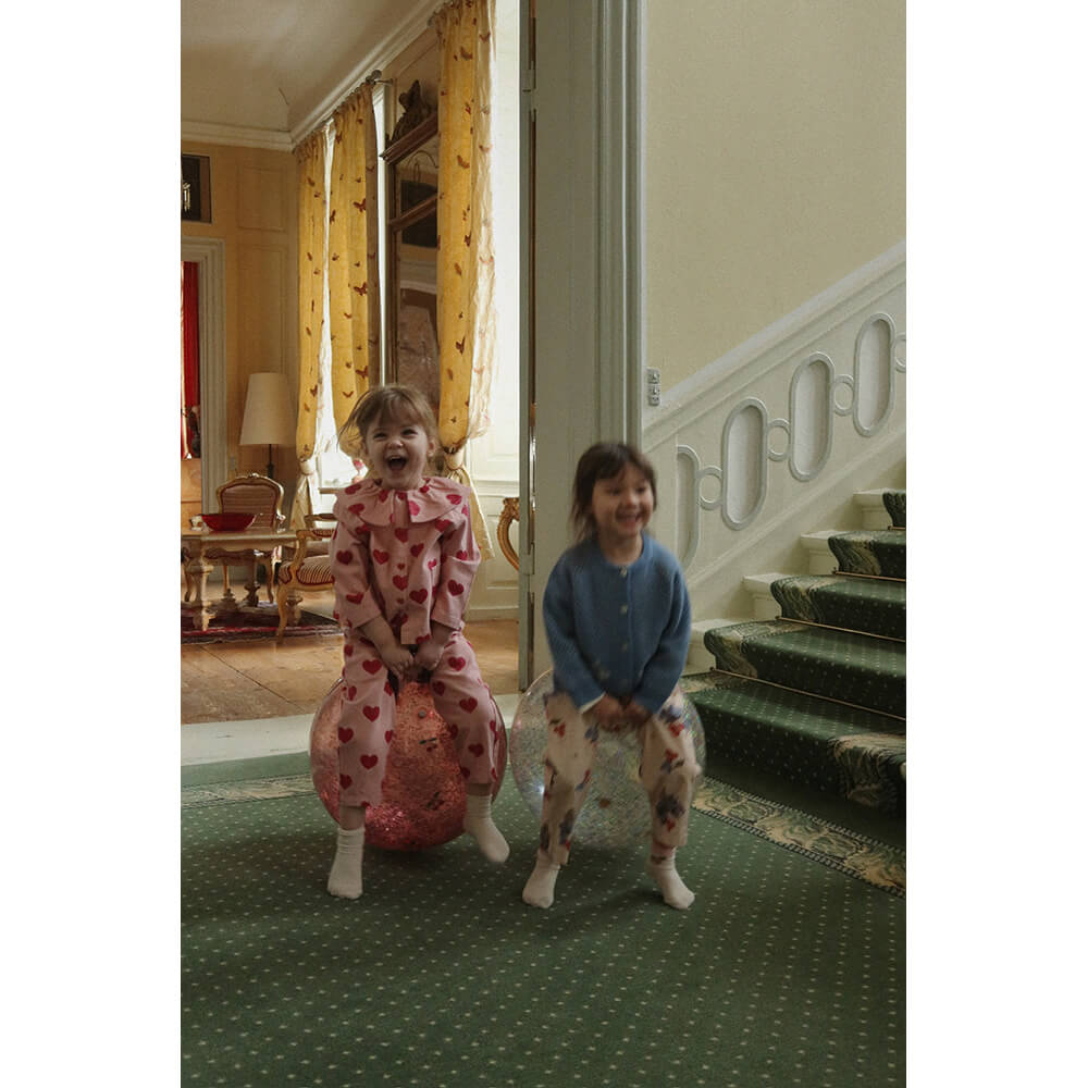 Konges Sløjd – Hüpfball „Glitter Cherry“ mit Griff & Pumpe