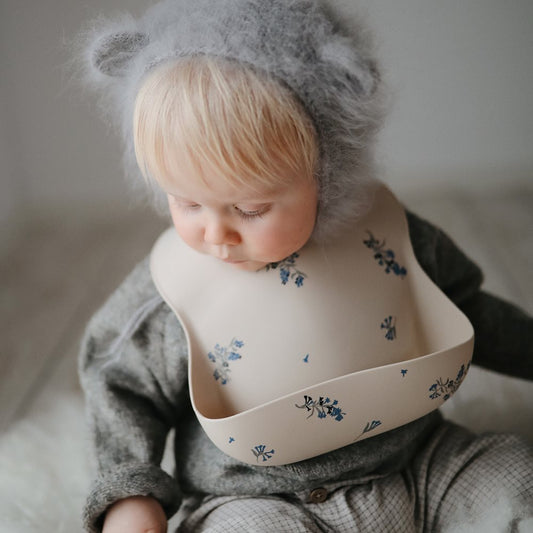 Mushie - Lätzchen "Lilac Flowers" aus 100% Silikon