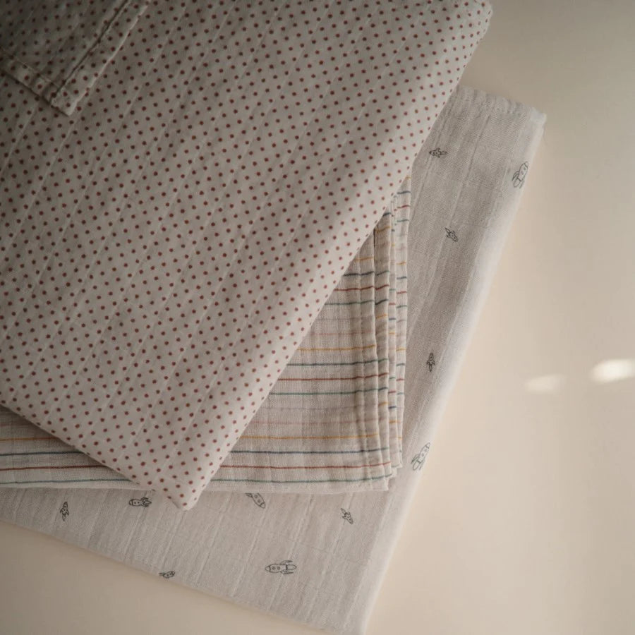 Mushie - Mulltuch "Swaddle Muslin Retro Stripe"