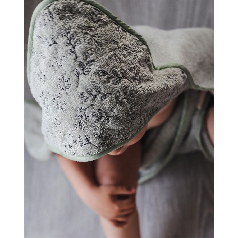 BABY BADETUCH MIT KAPUTZE GREEN