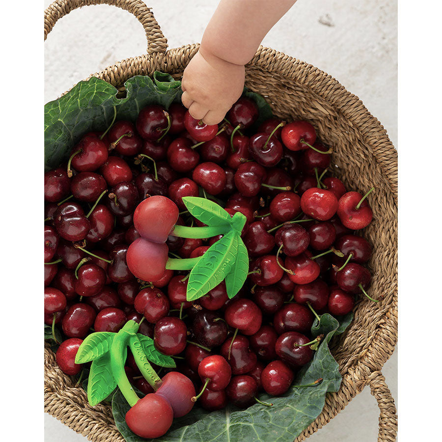 Oli & Carol - Beißring & Badespielzeug "Merry the Cherry"