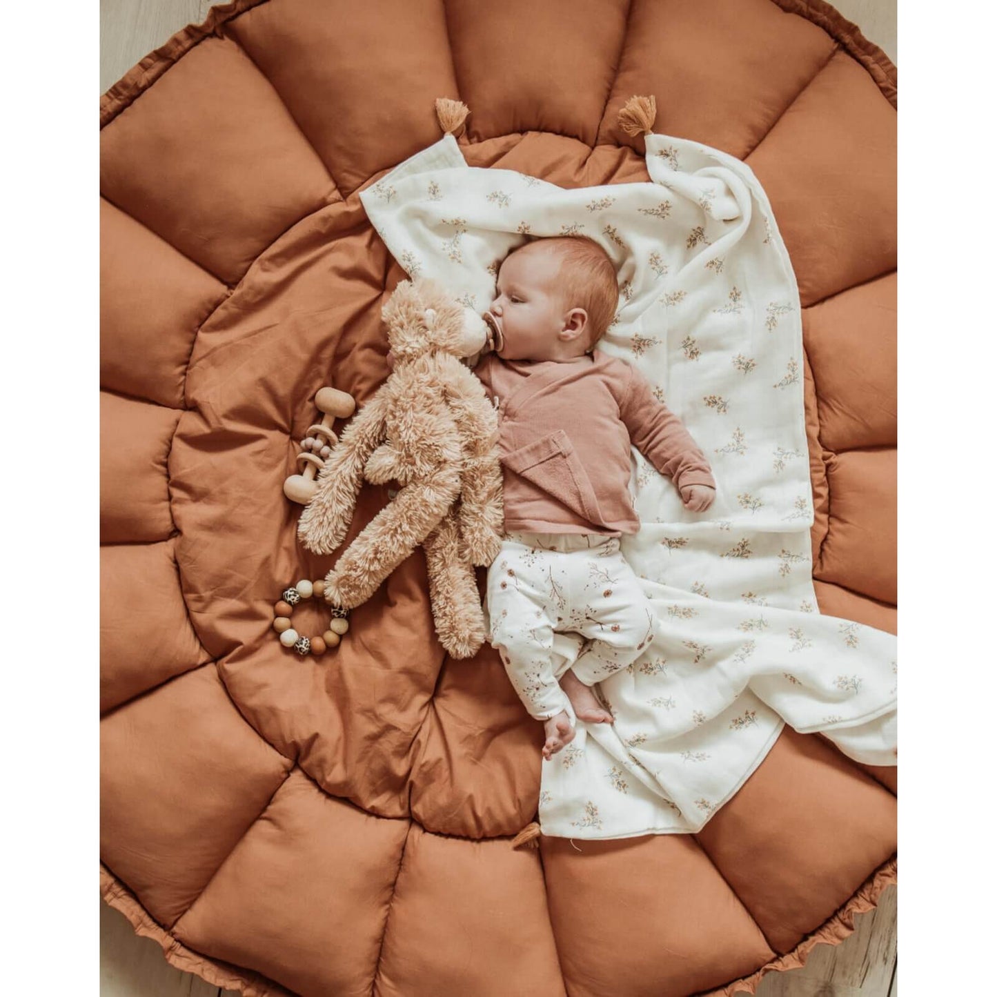 Play & Go – Bio Babynest & Spielmatte "Bloom" Braun