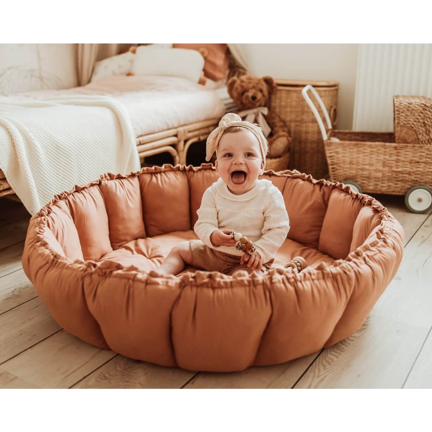 Play & Go – Bio Babynest & Spielmatte "Bloom" Braun