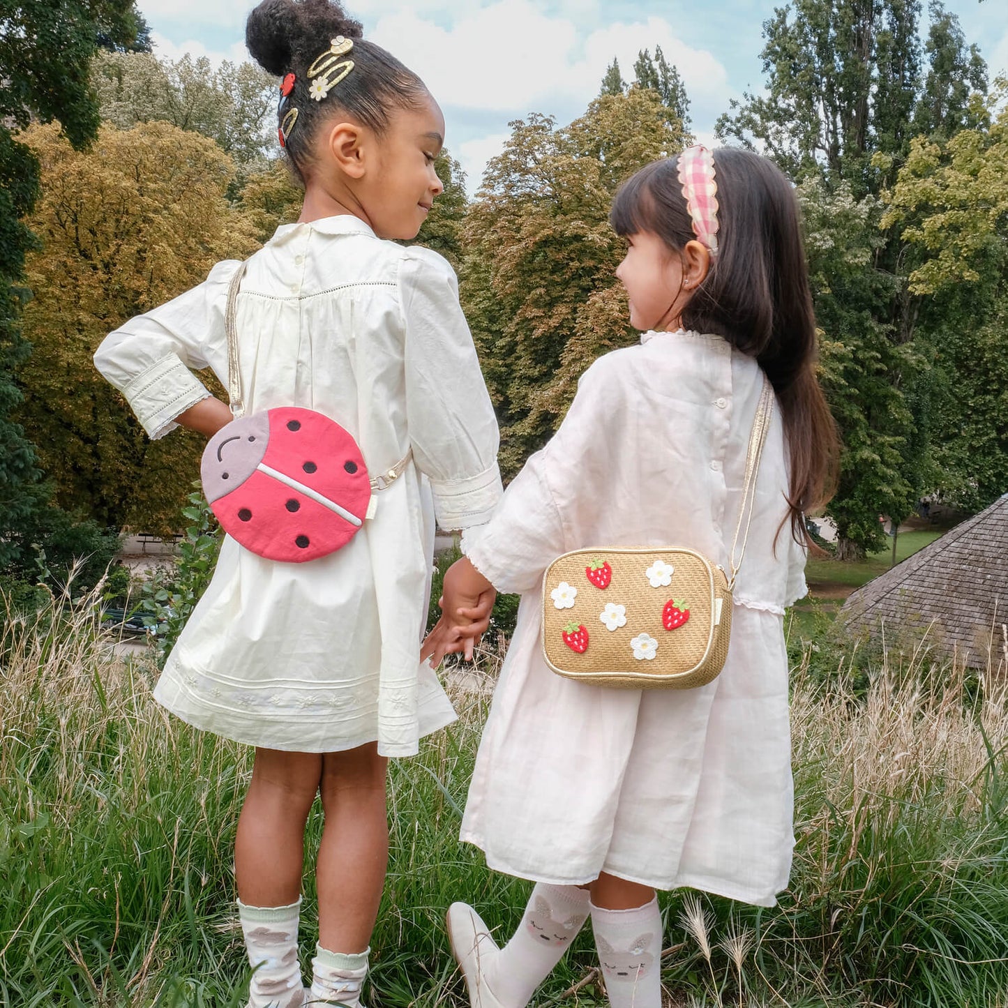 UMHÄNGETASCHE STRAWBERRY FIELDS