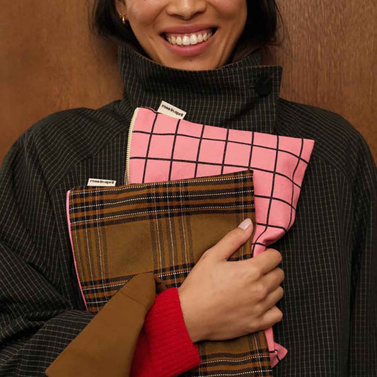 Rose in April - Kosmetiktasche / Kulturbeutel "Tartan"