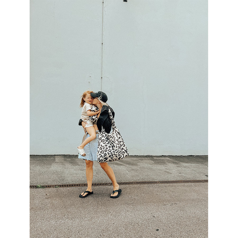 Studio Noos - Mom Bag "Holy Cow Puffy" - Wickeltasche, Shopper