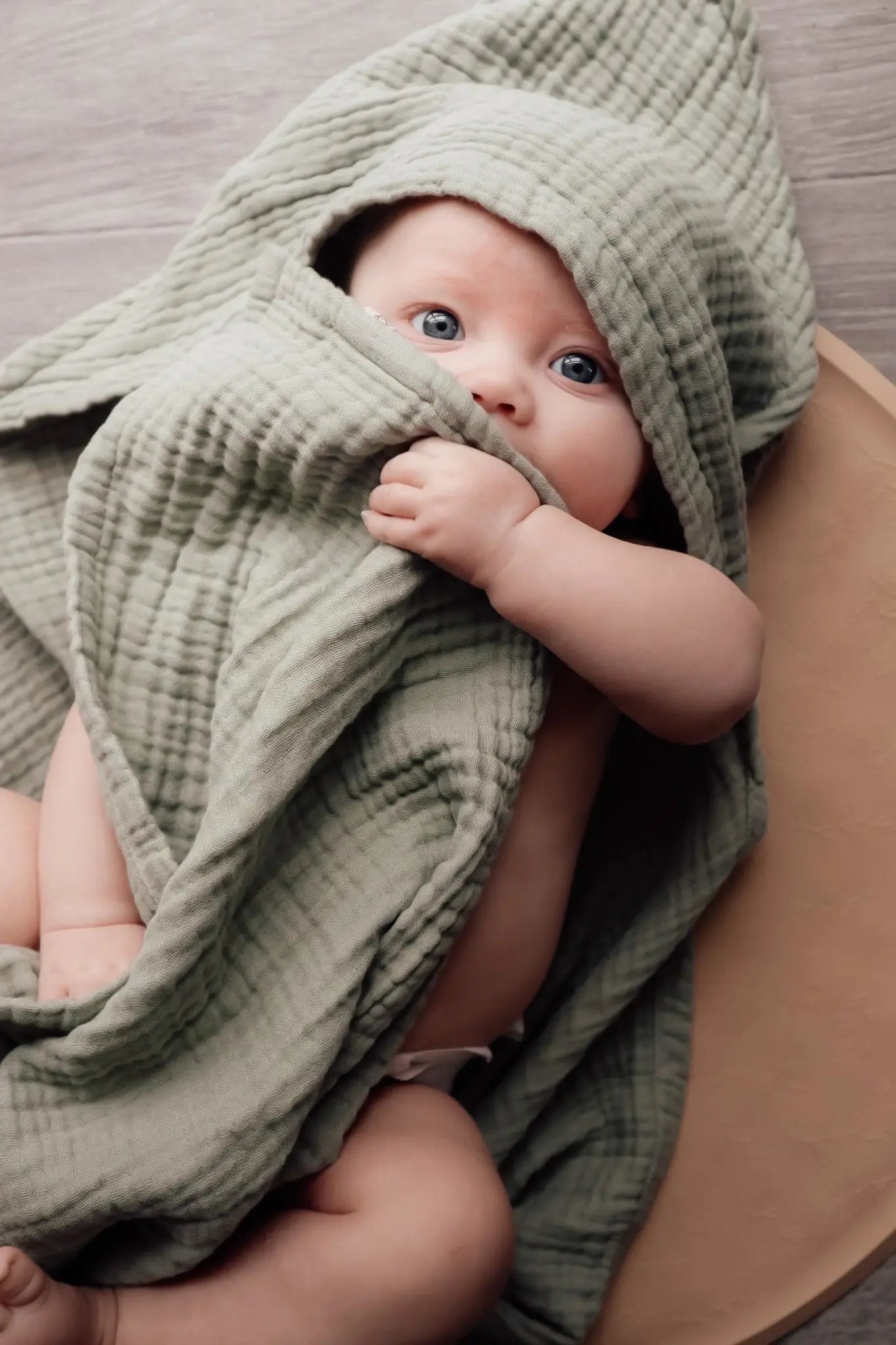 BABY BADETUCH MIT KAPUZE, CREME
