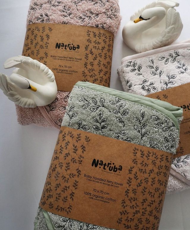 BABY BADETUCH MIT KAPUTZE CREME