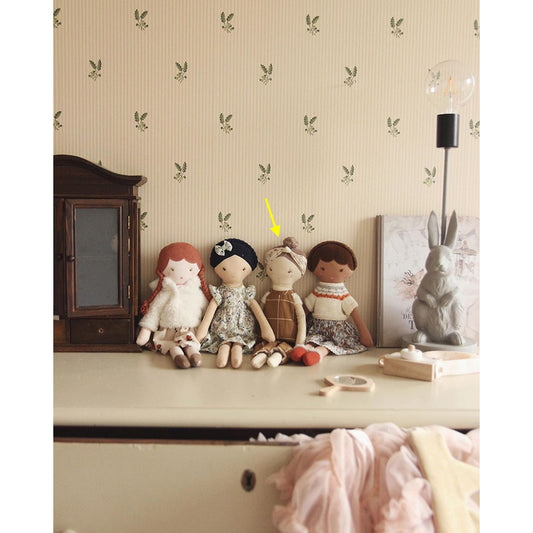 Avery Row - Puppe Isla