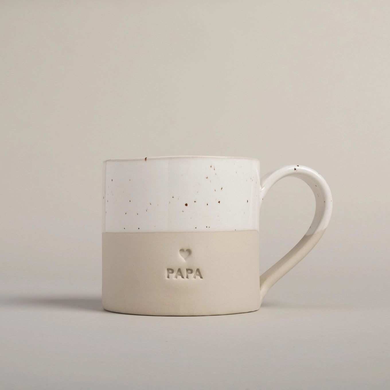 Eulenschnitt - große Tasse "Papa" aus Steingut, Becher 400 ml