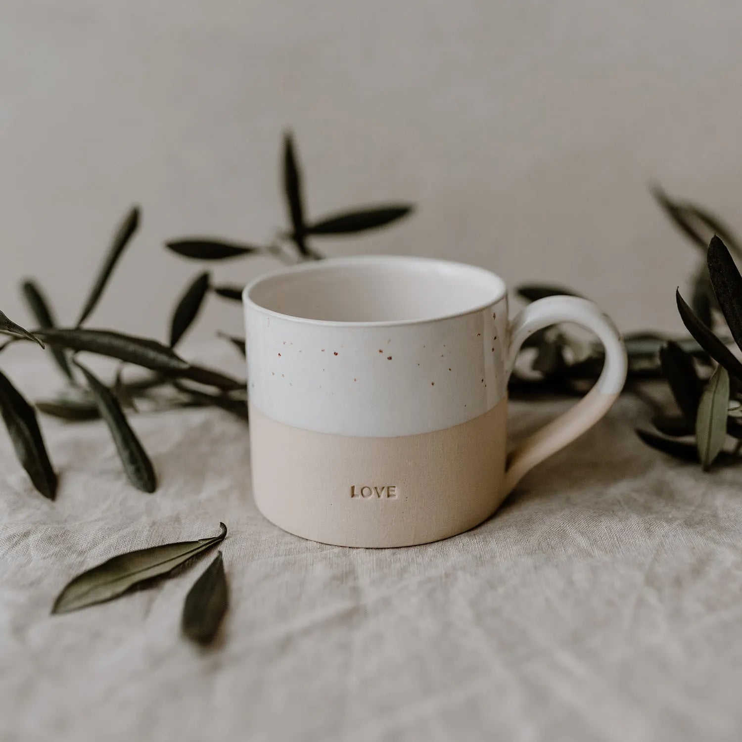 Eulenschnitt - Tasse "Love" aus Steingut