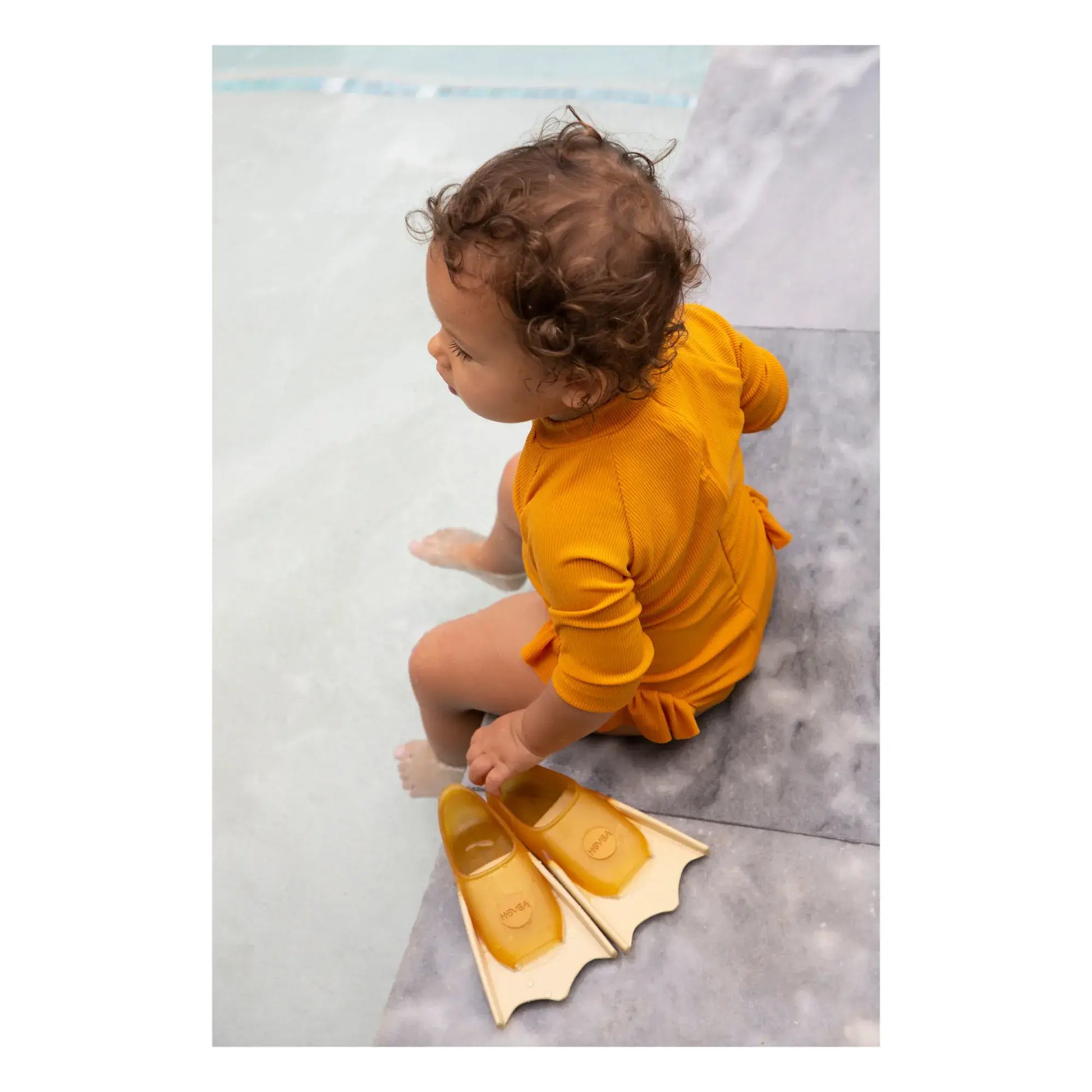 HEVEA - Baby Schwimmflossen "Sand" aus 100% Naturkautschuk