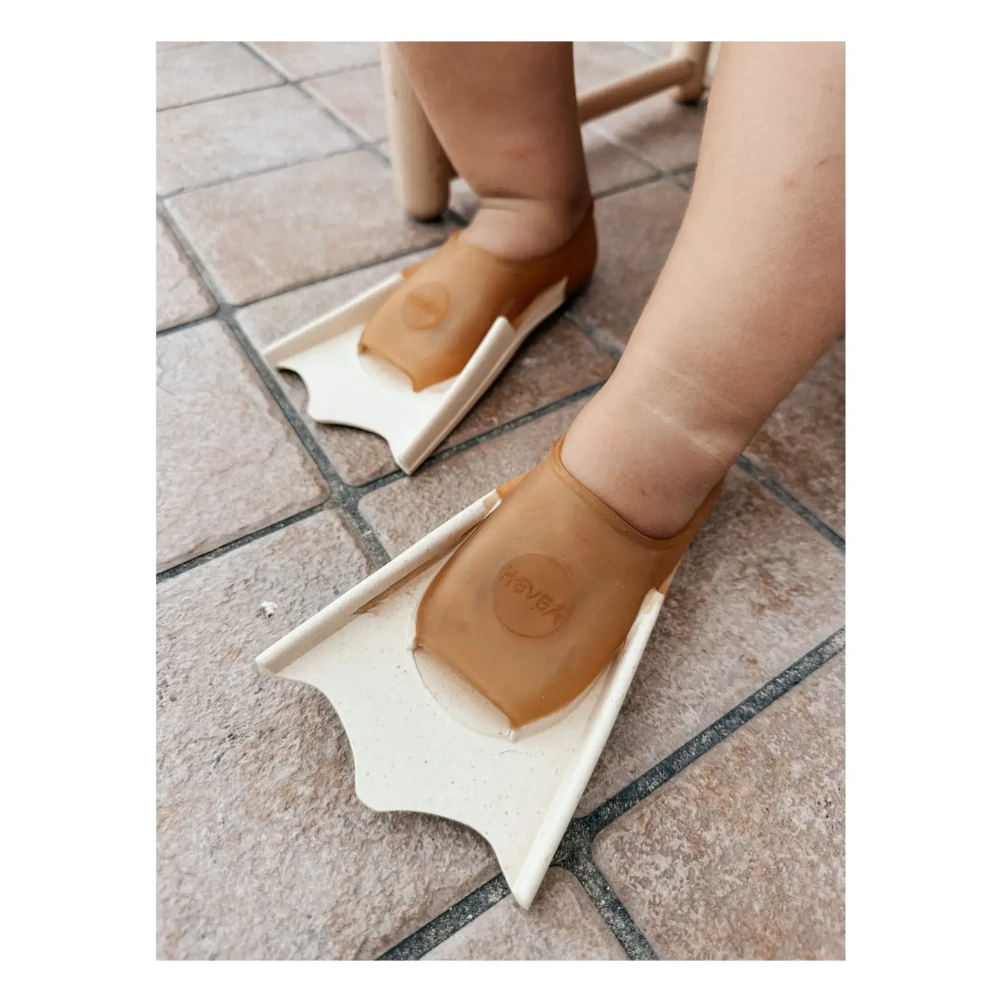 HEVEA - Baby Schwimmflossen "Sand" aus 100% Naturkautschuk