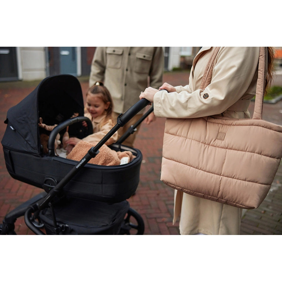 Jollein – Wickeltasche "Puffed Bag Biscuit", recycelt 40 x 35 x 16 cm