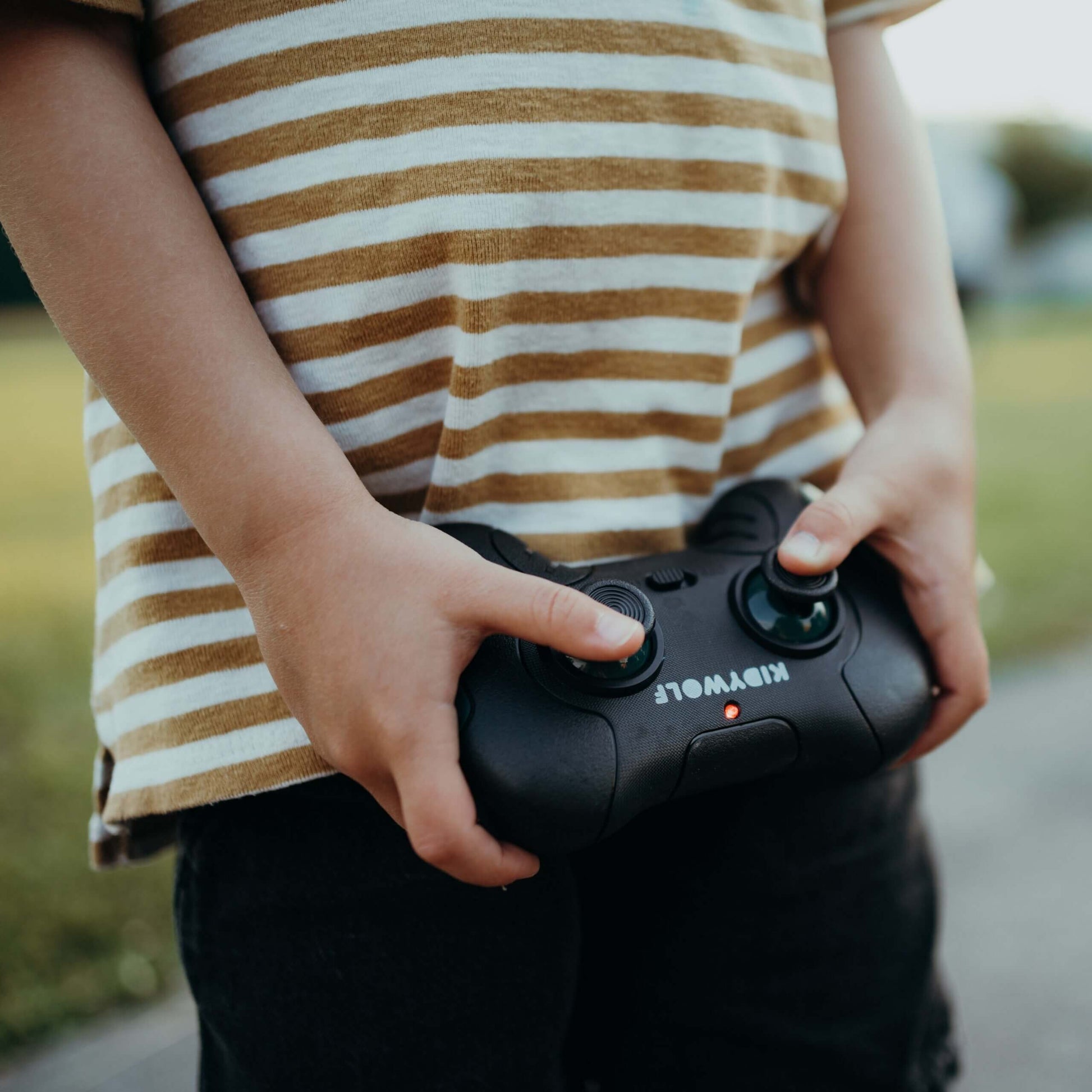 Kidywolf – Kidycar Ferngesteuertes Auto 15 km/h mit Licht, grün