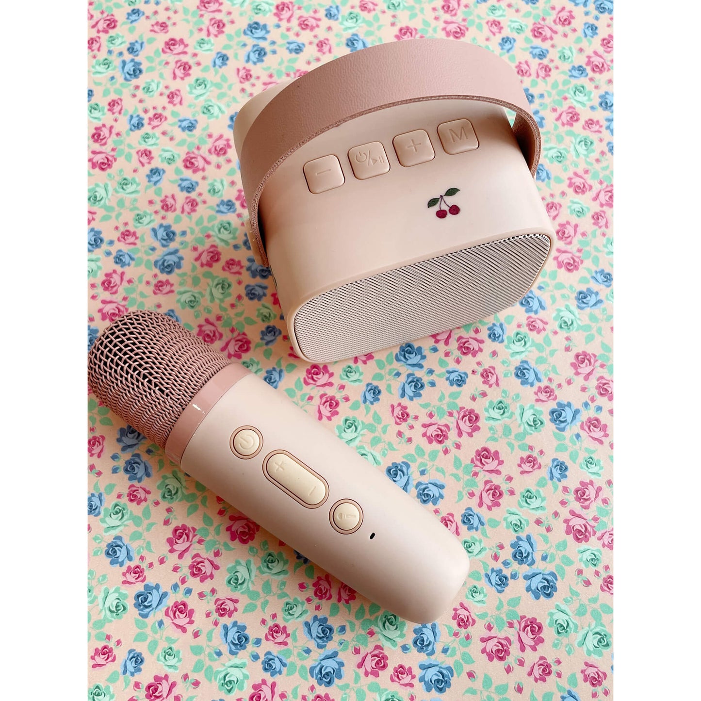 Konges Slojd – Karaoke Set „Cherry“ mit Mikrofon & Lautsprecher