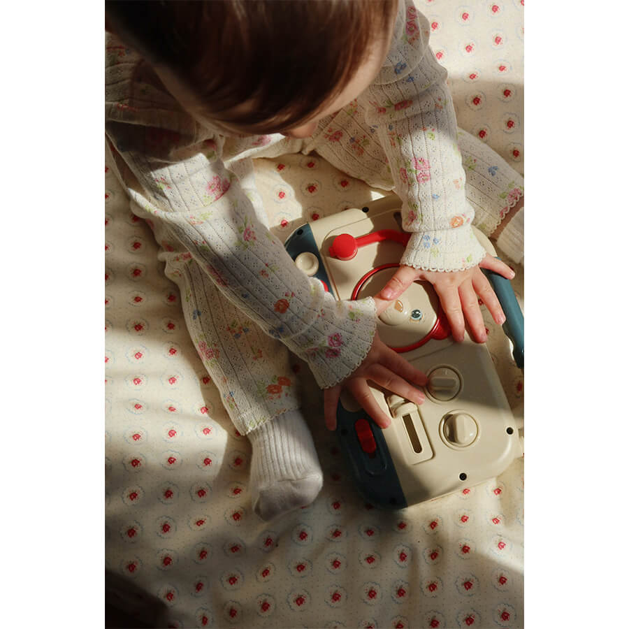 Konges Slojd - Baby Boombox interaktives Baby Radio Motorikspielzeug