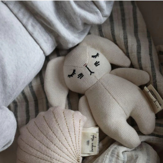 Konges Sløjd - Rassel Rabbit Off White