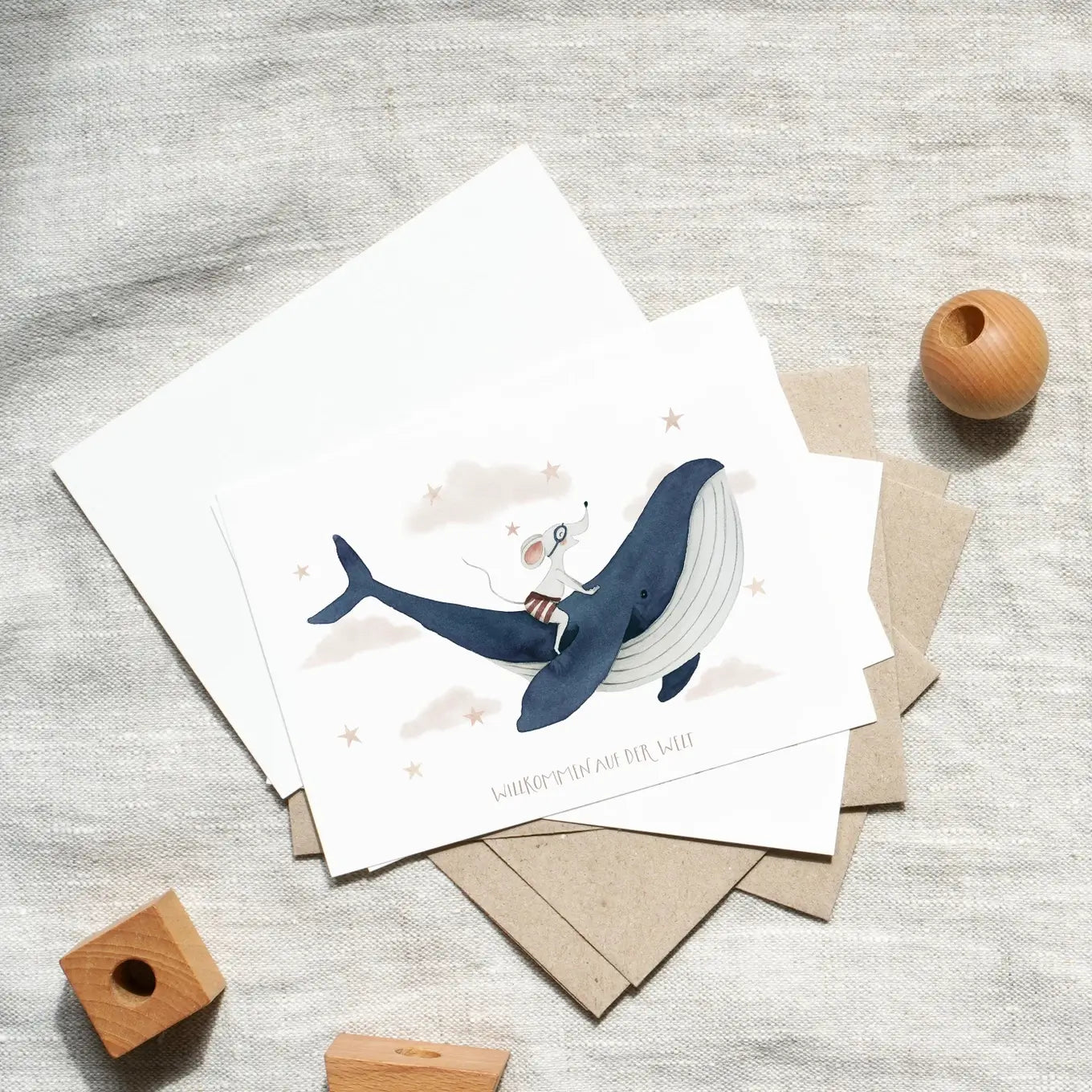 Leo la Douce – Postkarte "Wal" zur Geburt, nachhaltig & hochwertig