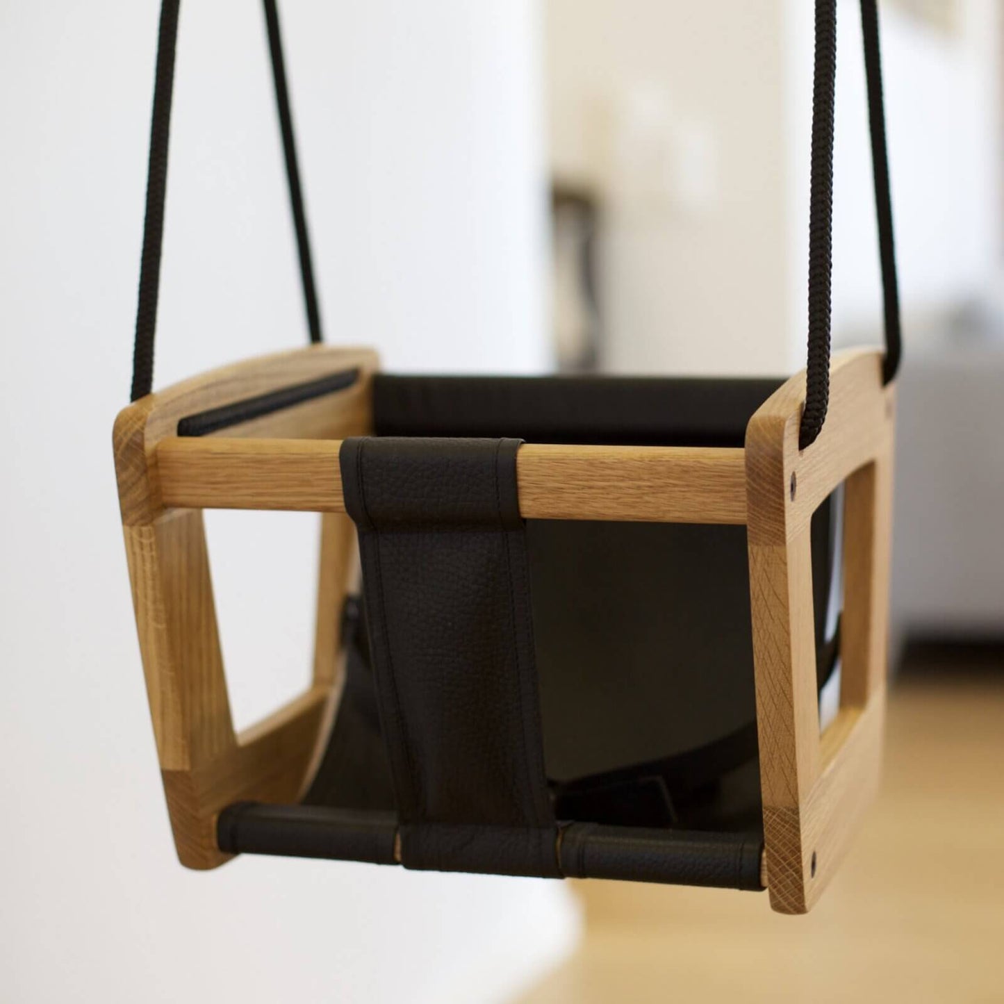 Lillagunga - Babyschaukel "Toddler Oak" Eiche/Schwarz Ab 3 Monaten