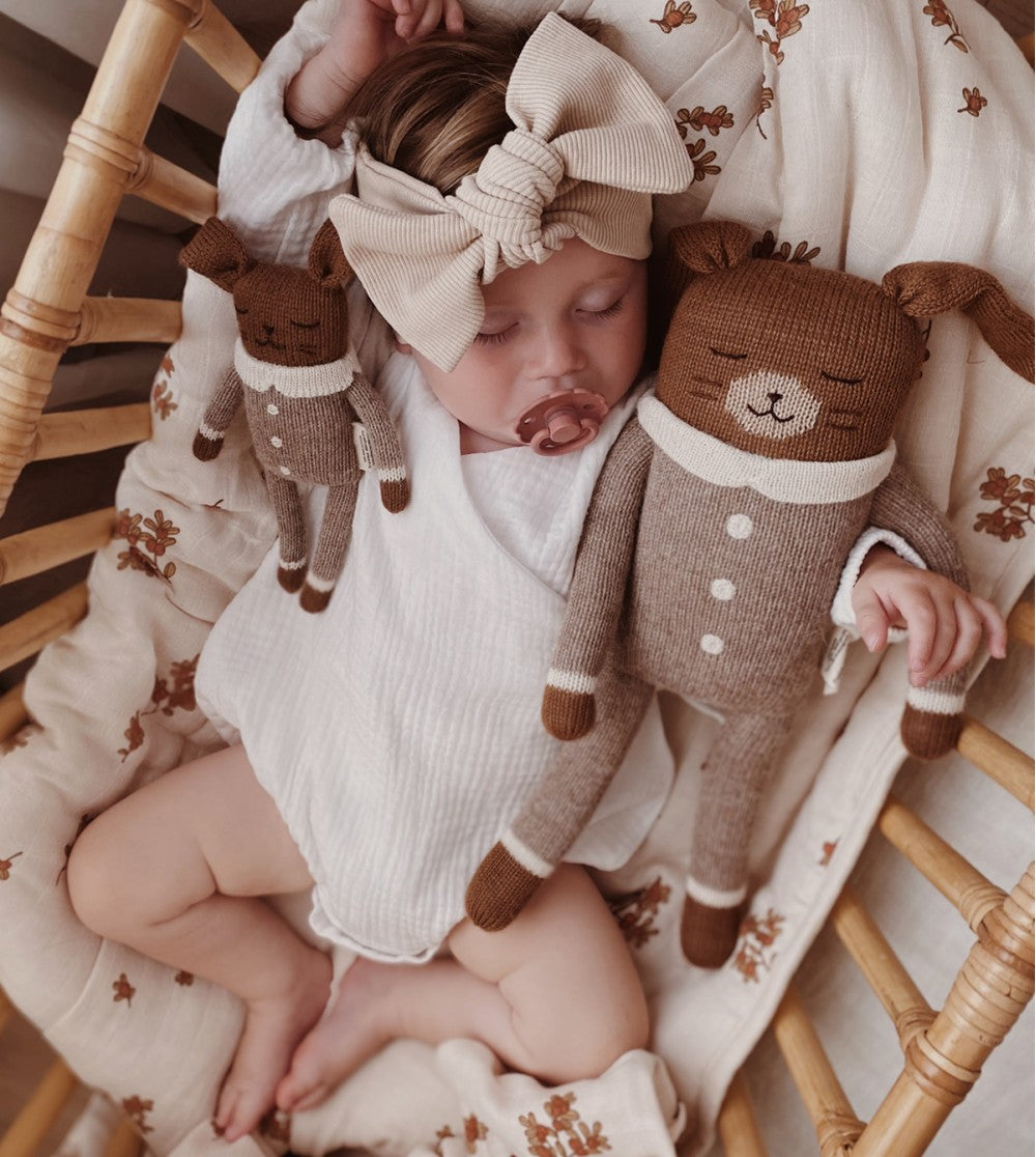 Main Sauvage - Kuscheltier "Big Bunny Jumpsuit Oat"