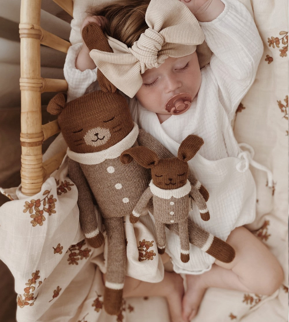 Main Sauvage - Kuscheltier "Big Bunny Jumpsuit Oat"