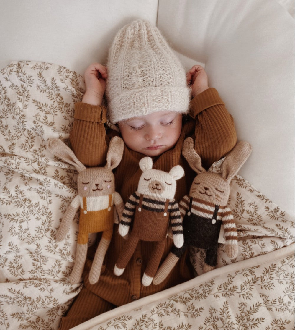 Main Sauvage - Kuscheltier "Polar Bear Nut Overalls"