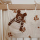 Main Sauvage - Kuscheltier "Teddy - Ecru Overalls"