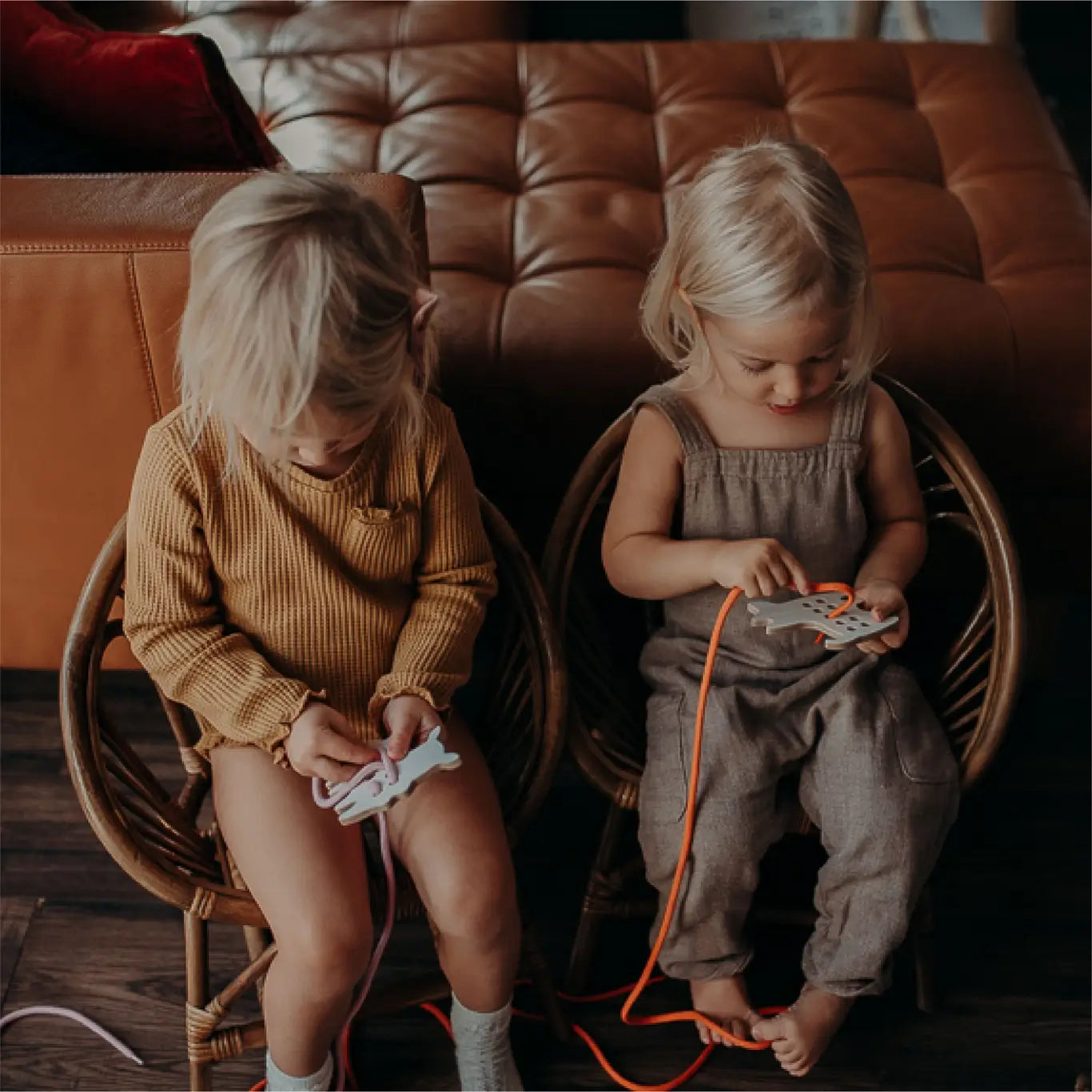 Milin - Fädelspiel "Dackel", Montessori Schnürspielzeug