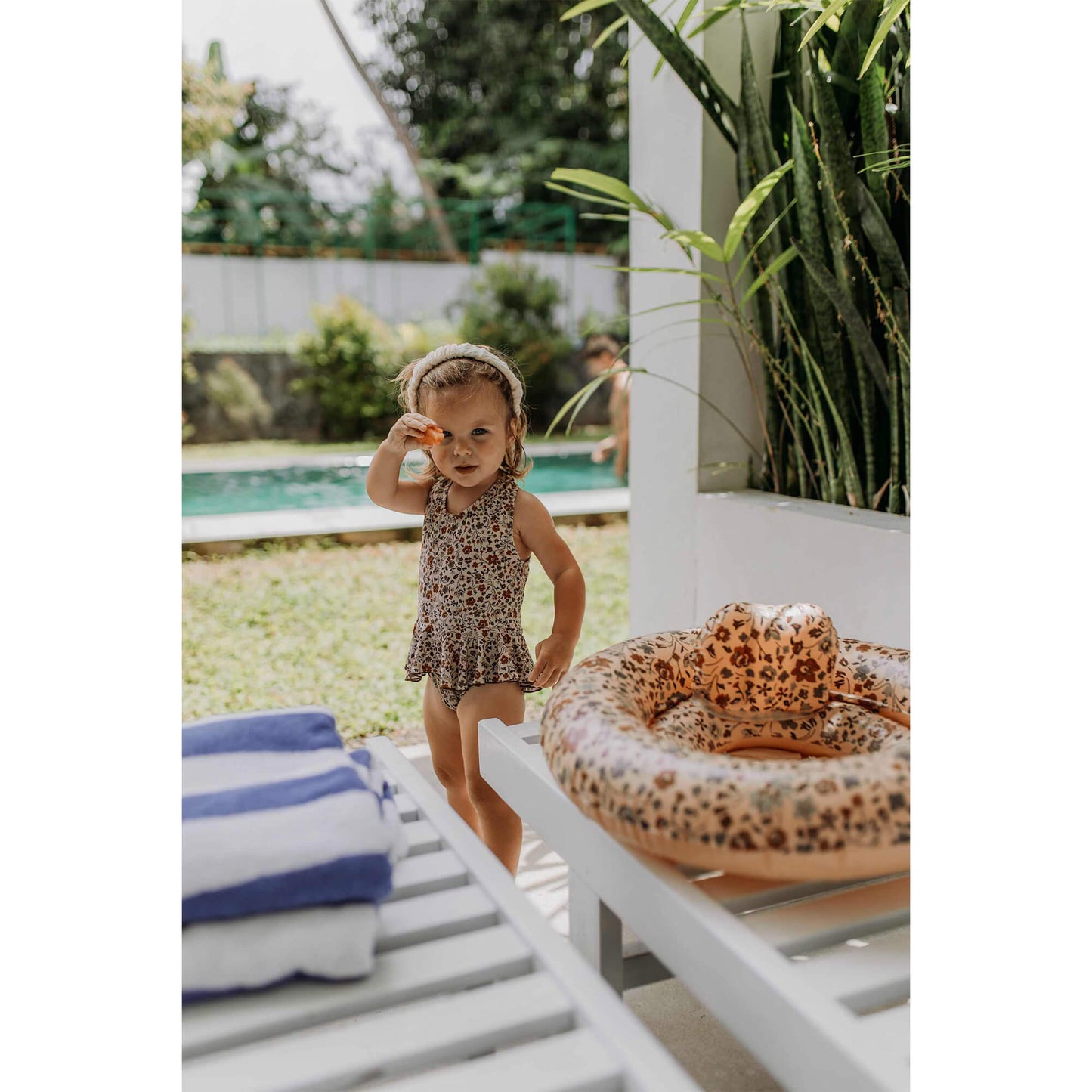 Mrs Ertha - Baby Schwimmring mit Sitz "Magic Garden", Schwimmsitz