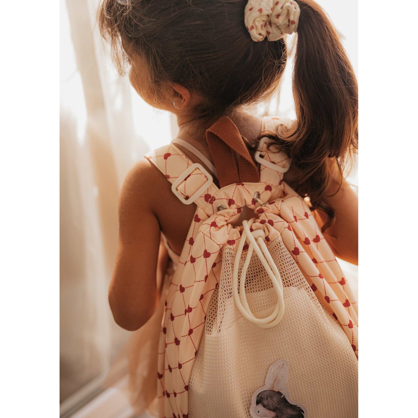 Mrs Ertha – Netzrucksack für Strand & Spielplatz "Lovely Roots"