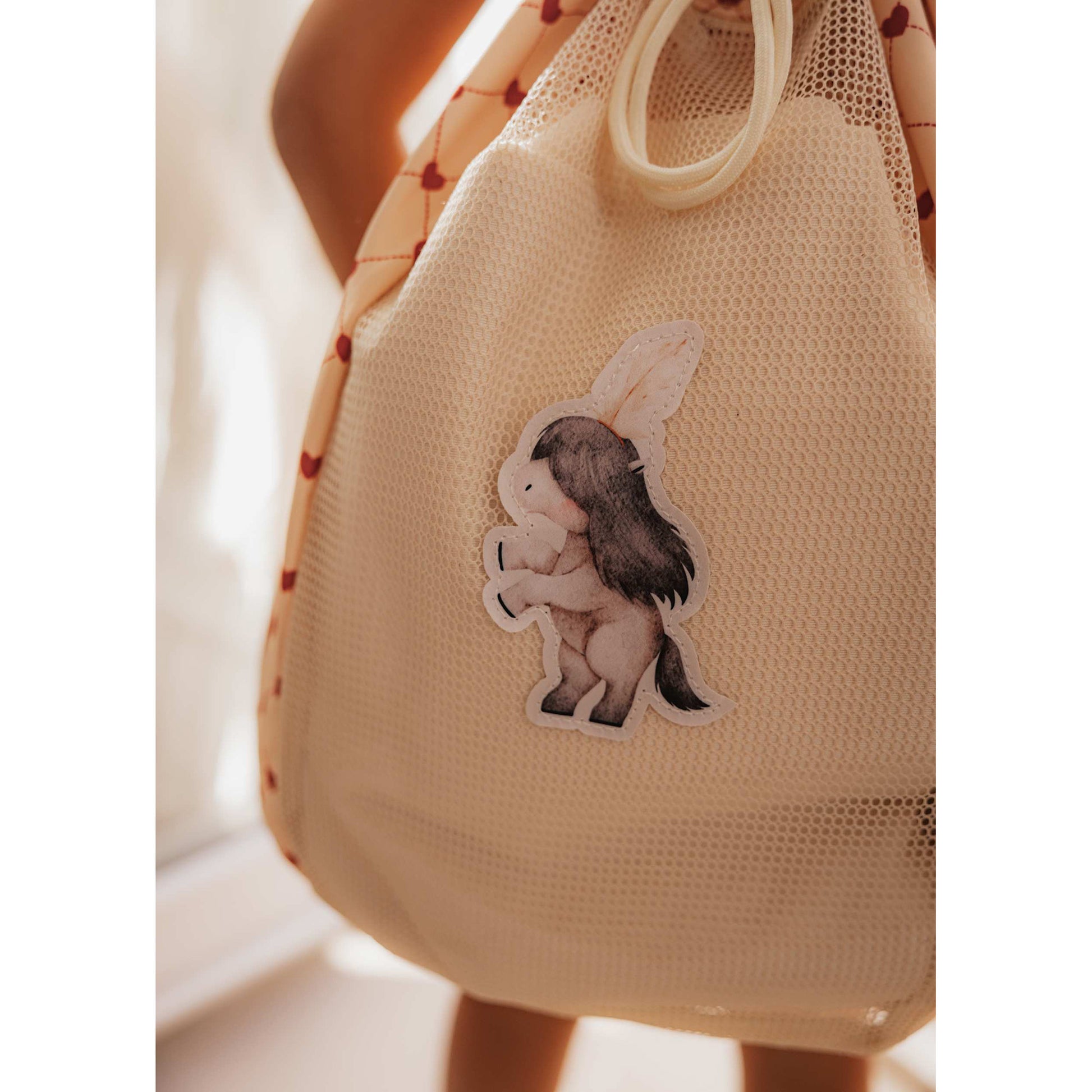 Mrs Ertha – Netzrucksack für Strand & Spielplatz "Lovely Roots"