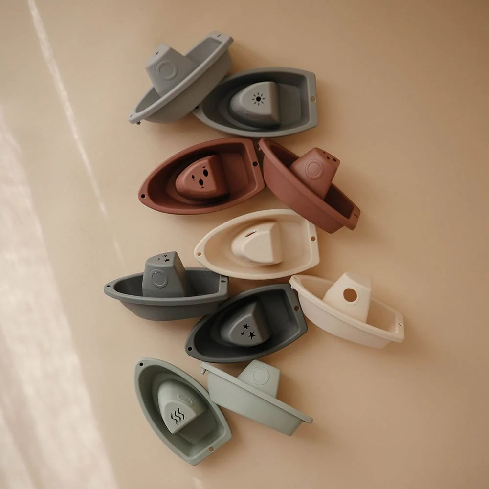 Mushie – Badespielzeug "Boats" 5er-Set, Boote für die Badewanne