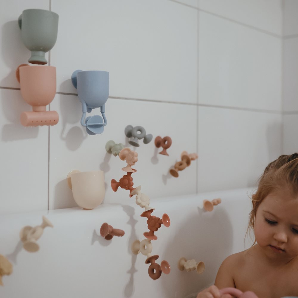 Mushie – Baby Badespielzeug für Badewanne  “Pour & Play”, 4-teilig