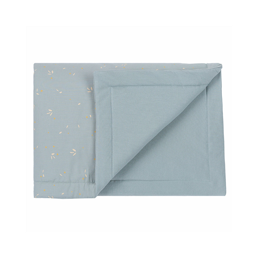 Nobodinoz – Decke „Laponia Willow Soft Blue“ aus 100% Bio-Baumwolle