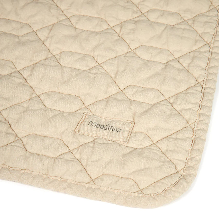 Nobodinoz – Steppdecke „Wabi Sabi Ginger“ aus 100% Bio-Baumwolle