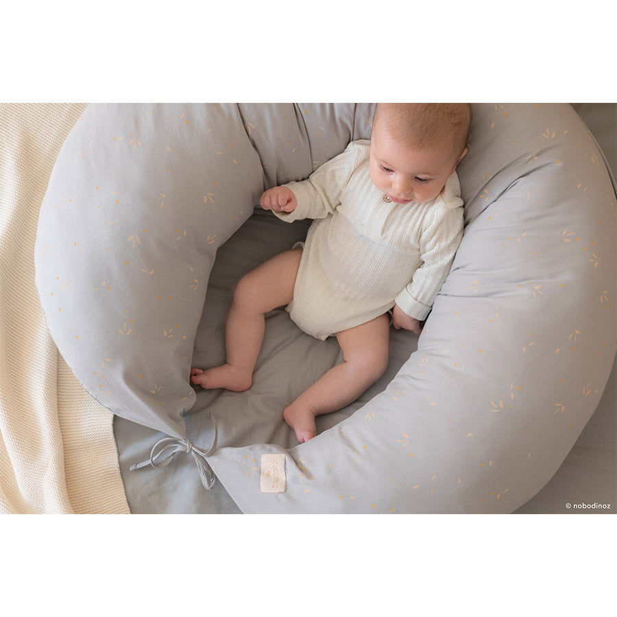 Nobodinoz – Stillkissen "Luna Sweet Dots Natural" aus 100% Bio-Baumwolle