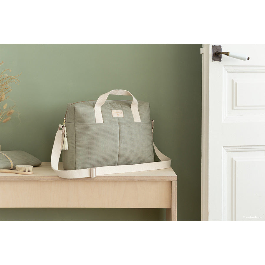 Nobodinoz – Wickeltasche "Gala Laurel Green" aus 100% Bio-Baumwolle