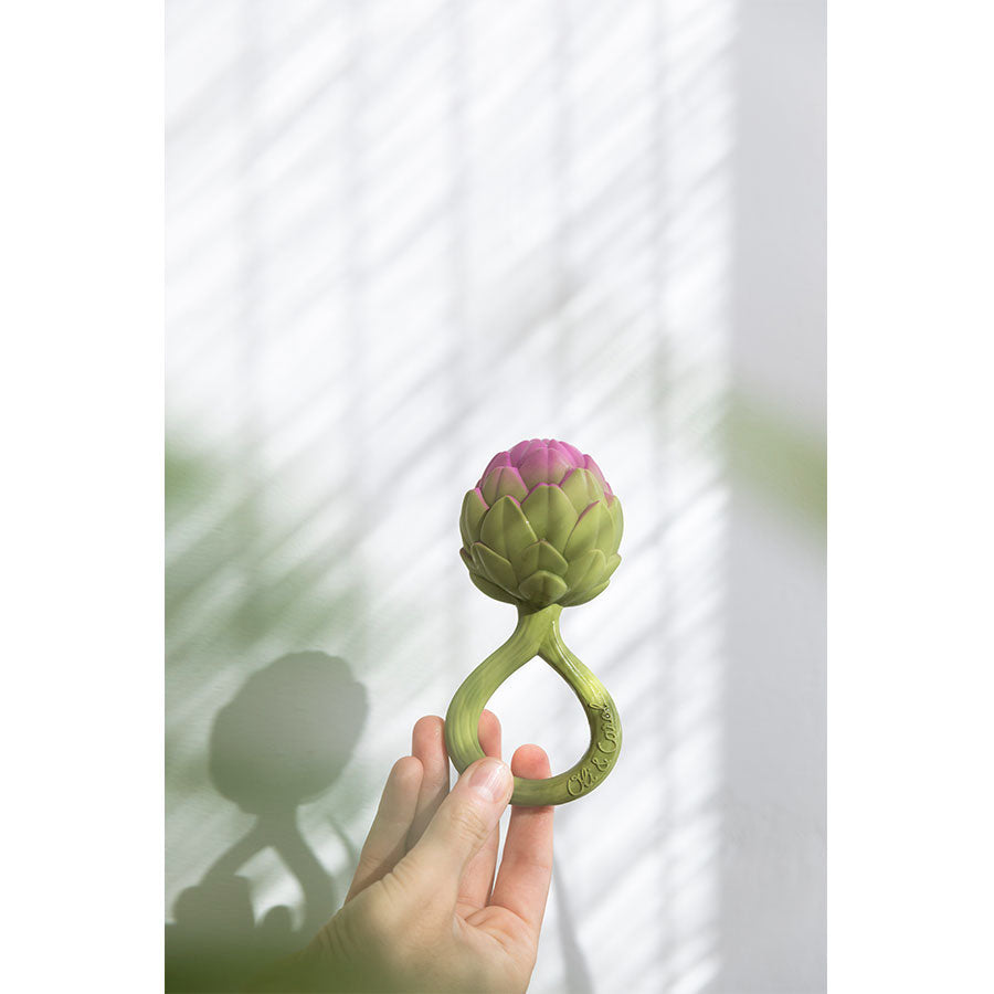 Oli & Carol - Beißring & Rassel "Artichoke" aus Naturkautschuk