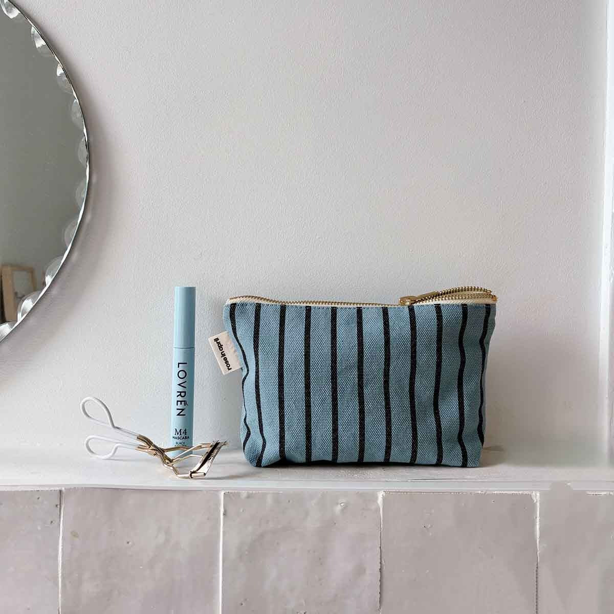 Rose in April – 2-in-1 Geldbörse & Kosmetiktasche "Tennis Sky Blue"