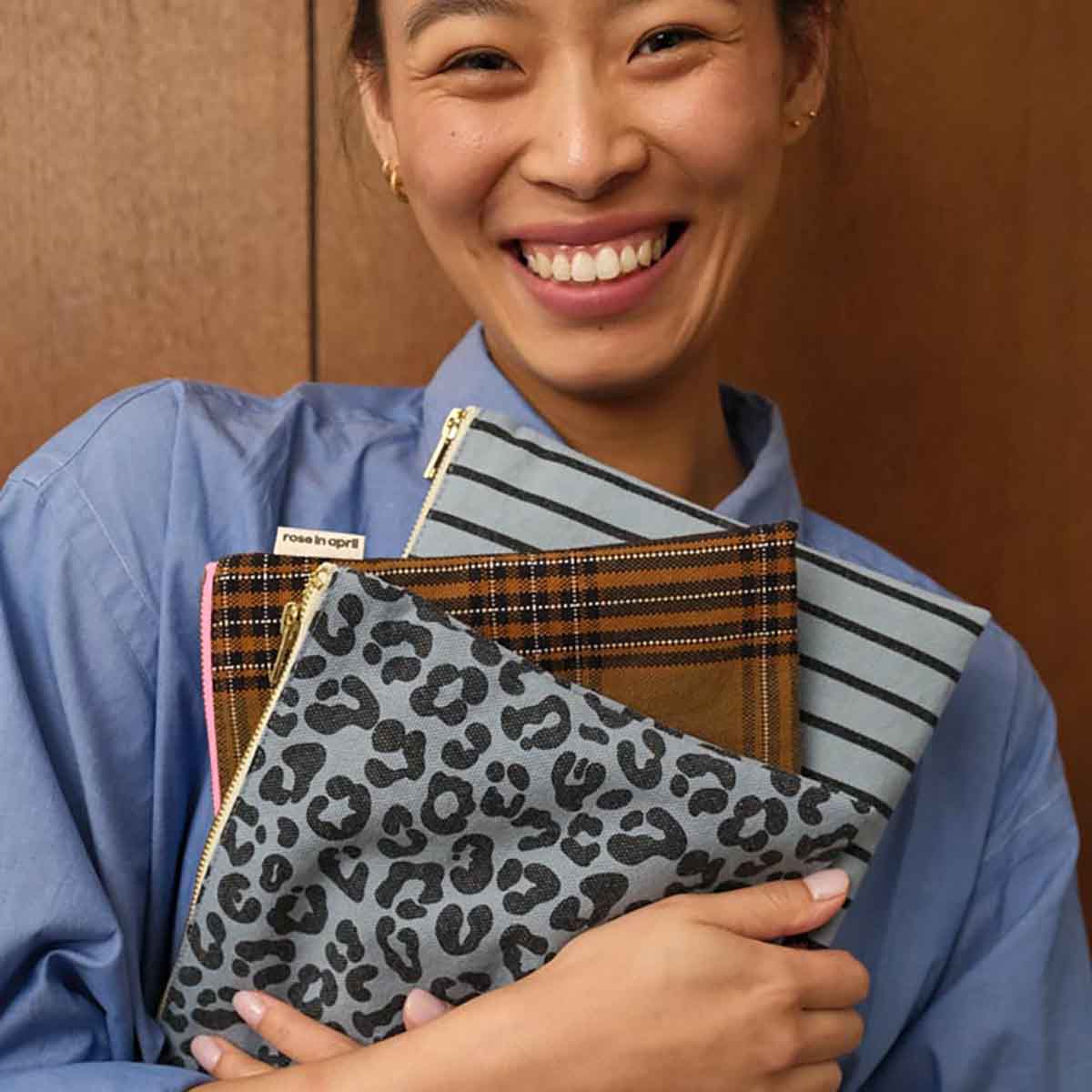 Rose in April - Kosmetiktasche / Kulturbeutel "Graou Blue"