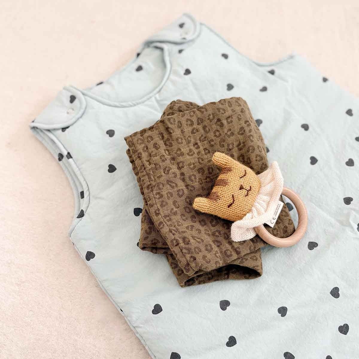 Rose in April - Mulltuch "Leopard Olive", 70 x 70 cm und 100 x 100 cm