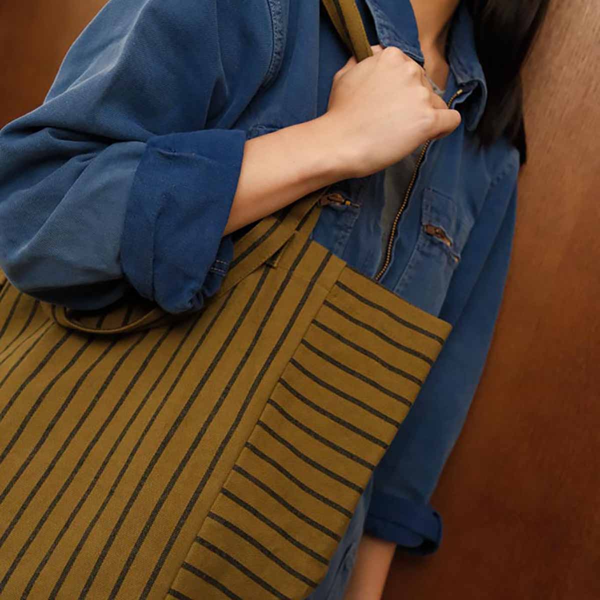 Rose in April – Tasche "Tennis Black" aus 100% Baumwolle, OEKO-Tex