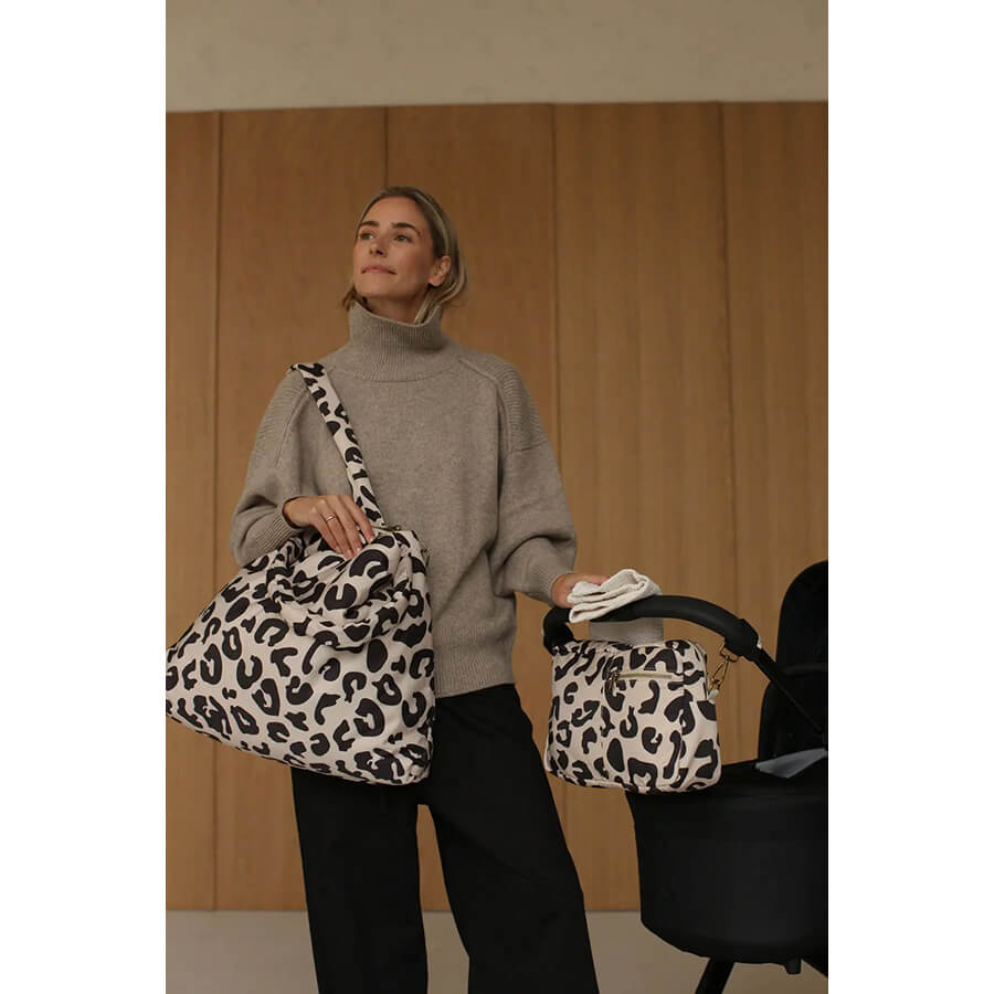 Studio Noos – Wickeltasche „Holy Cow Puffy Diaper Bag“, Mom Bag