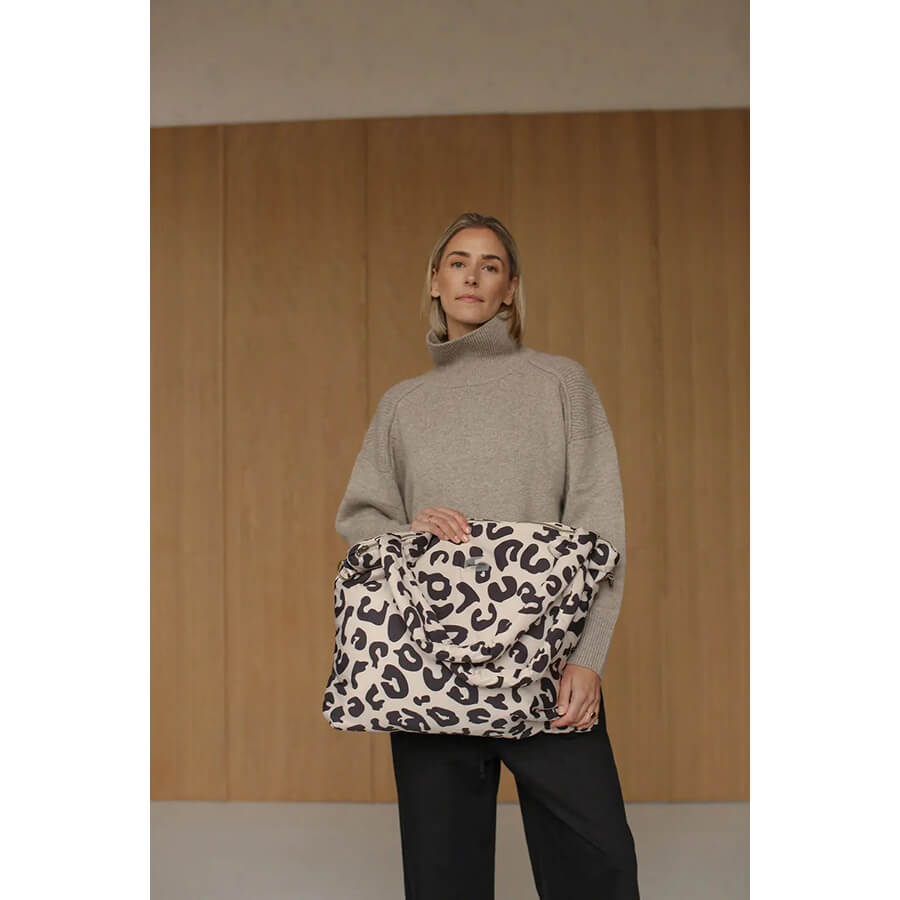 Studio Noos – Wickeltasche „Holy Cow Puffy Diaper Bag“, Mom Bag