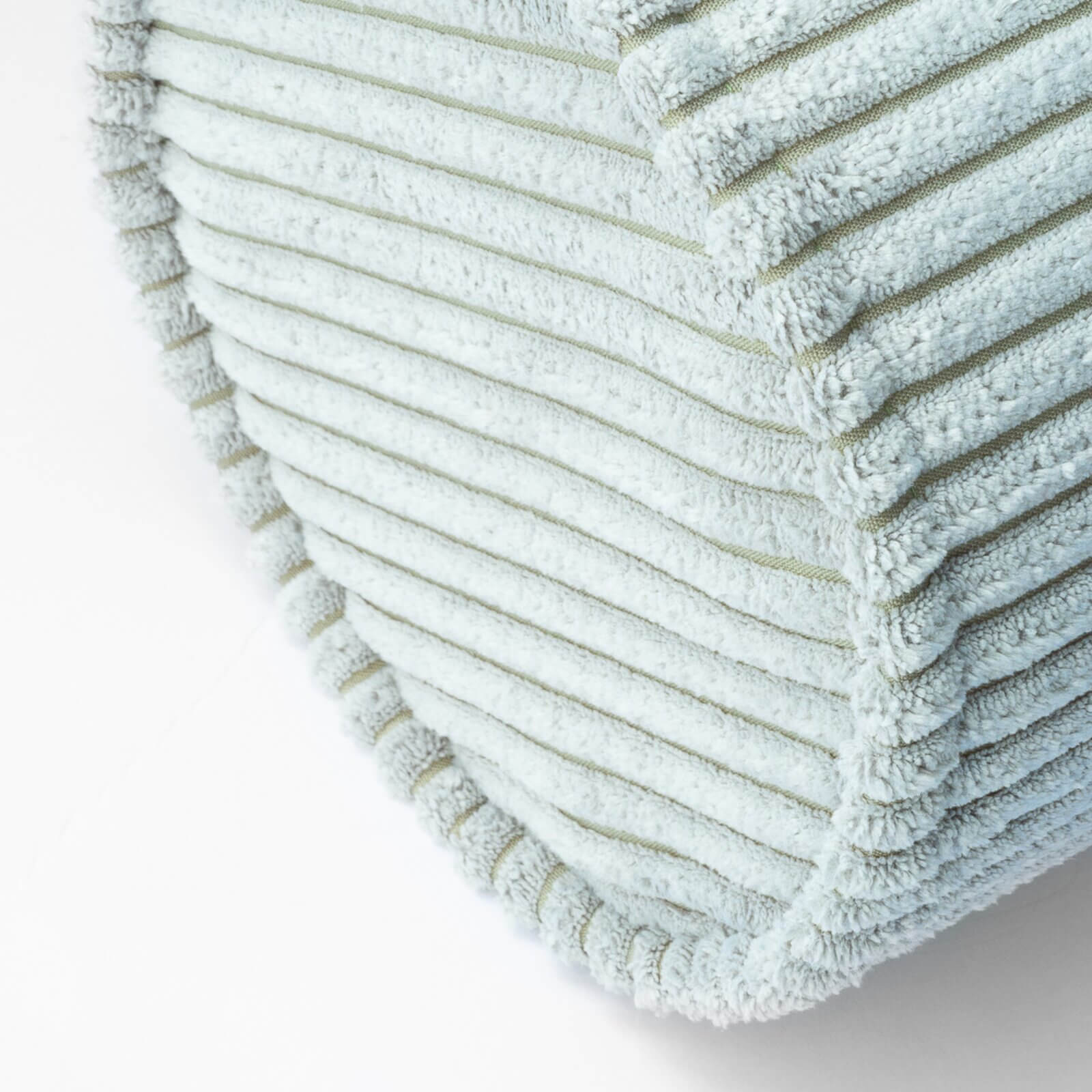 Wigiwama – Schaumstoff-Kissenrolle Cord Softmint 55cm